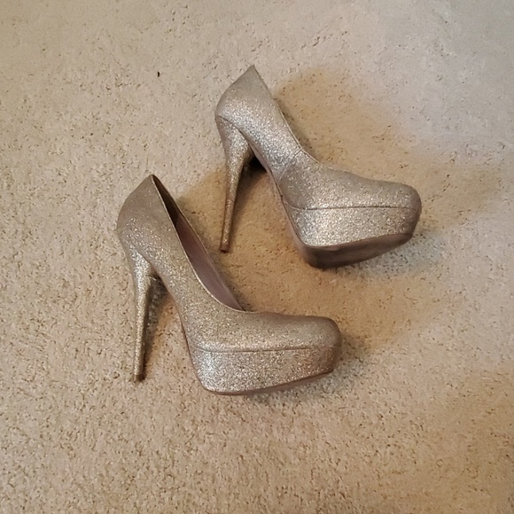 GUC Steve Madden gold glitter pumps - Picture 2 of 6